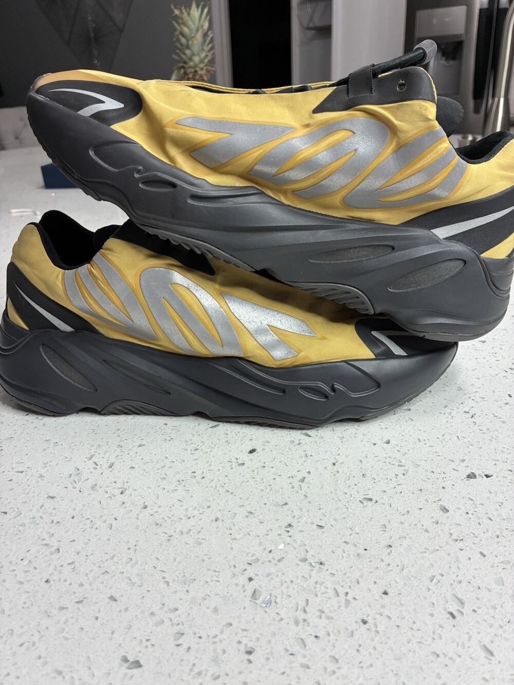 Adidas Yeezy Boost 700 MNVN Honey Flux Mens Size 10.5 GZ0717 Preowned Og Rare